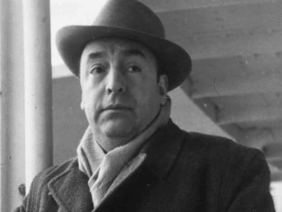 Walking Around Summary by Pablo Neruda<